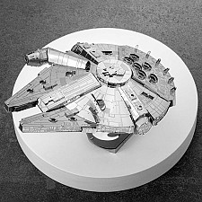 Kit de construção 3D Metal Earth: Star Wars Millennium Falcon