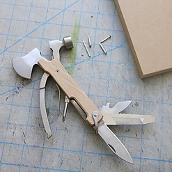 Multiferramenta em forma de machado de lenhador