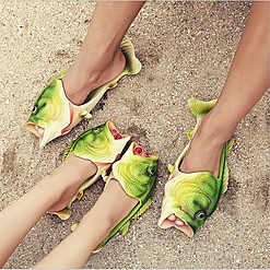 Sandálias em forma de peixe