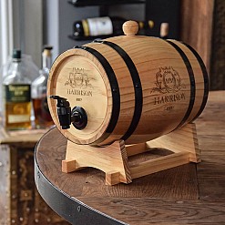 Barril de madeira para servir vinho ou whisky