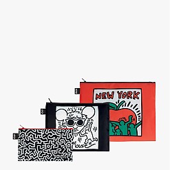 Conjunto de três sacos de pano estampados com obras de Keith Haring