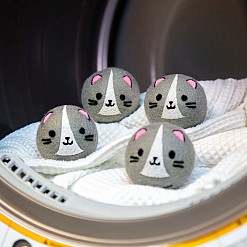 Bolas de lã para secar roupa em forma de gatinhos