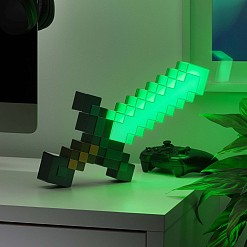 Candeeiro Minecraft com a forma de uma espada de diamante