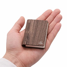 Mini-lâmpada em forma de livro que se ilumina quando se abre
