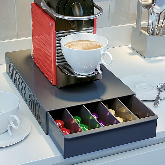 Guarde as suas variedades de café em cápsulas nesta caixa de design minimalista.