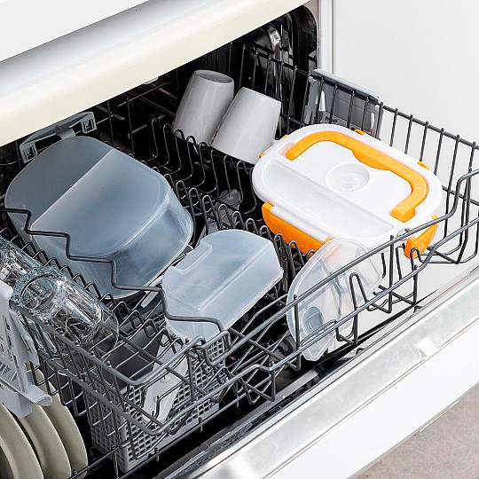 A tampa, o tabuleiro amovível e a tupper podem ser lavados na máquina de lavar louça.