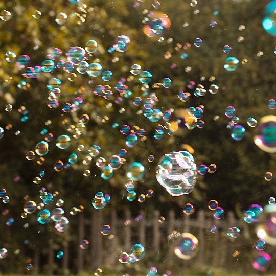 Dispara centenas de bolhas por minuto