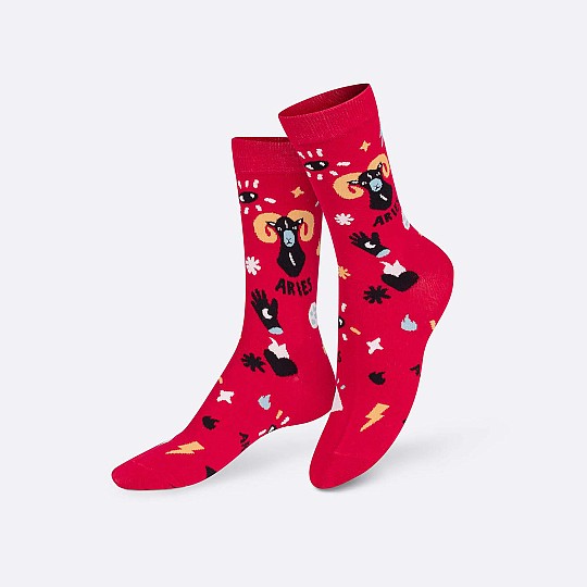 As meias de Carneiro são de cor vermelha.
