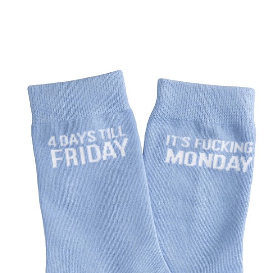 As meias para segunda-feira são de cor azul