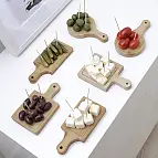 Conjunto de seis pequenas tábuas para servir o aperitivo