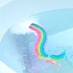Tomar um banho colorido, divertido e relaxante