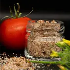 Sal marinho com tomate e alho