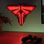 Com a forma do logótipo do pirilampo