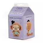 Apresentado numa caixa com uma bela ilustração