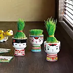 Mini vaso Kokeshi com kit de cultivo de relva