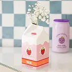 Vaso kawaii em forma de embalagem de leite de morango