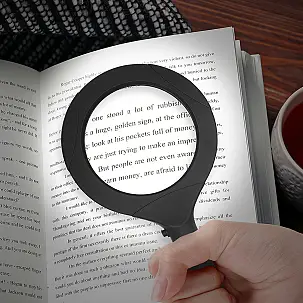 Lupa com luz LED incorporada