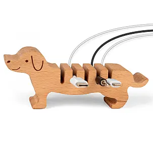 Organizador de cabos com a forma de um cão salsicha