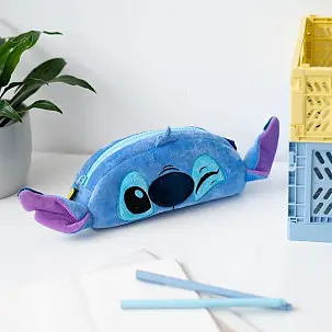 Estojo Stitch em pelúcia macia