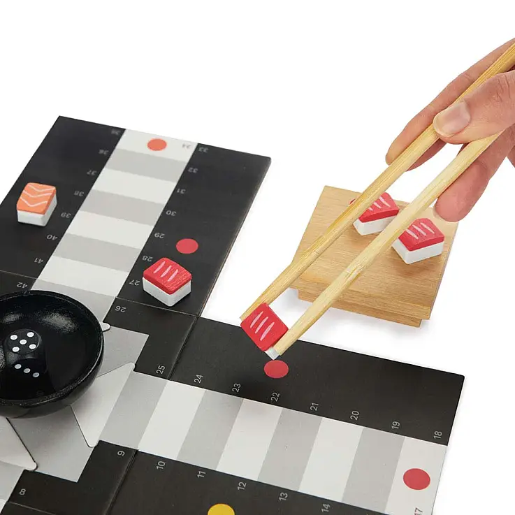 A mecânica do jogo é idêntica à do Parcheesi tradicional.