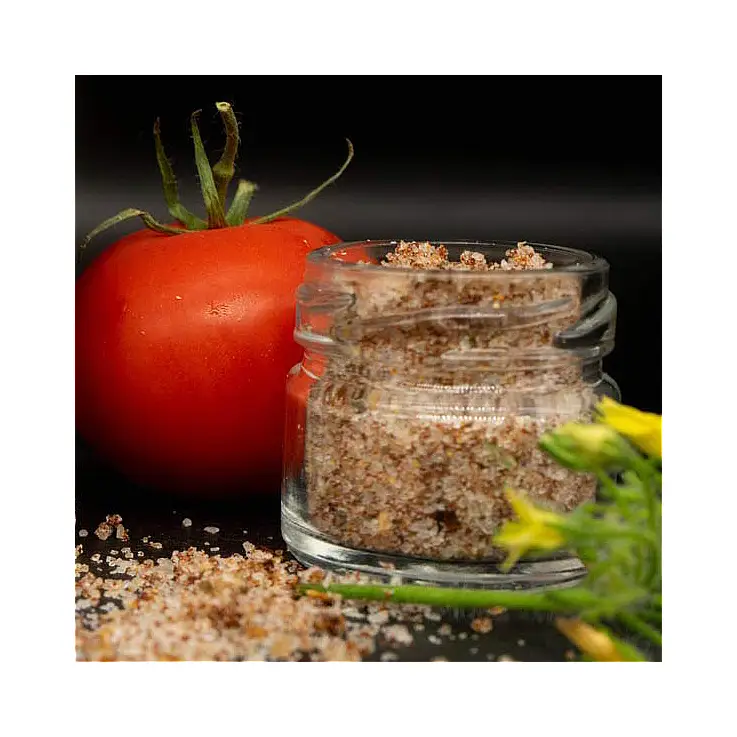Sal marinho com tomate e alho