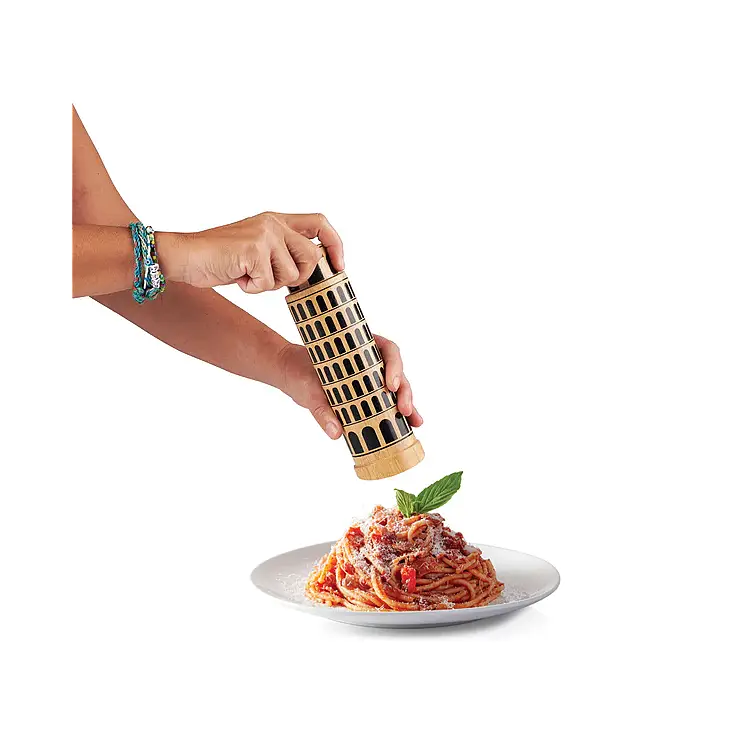 Com a forma da Torre de Pisa