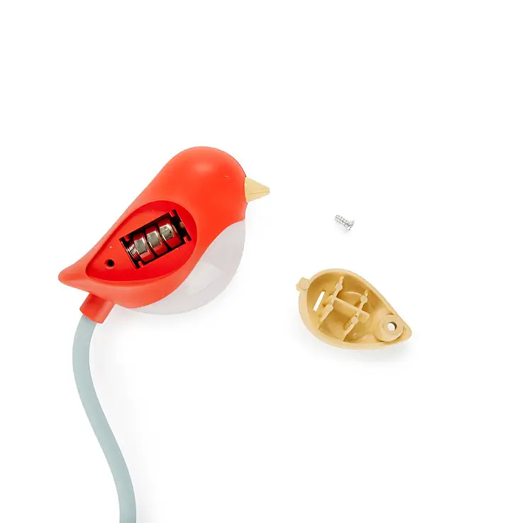 Alimentado por três pilhas LR41 (incluídas)