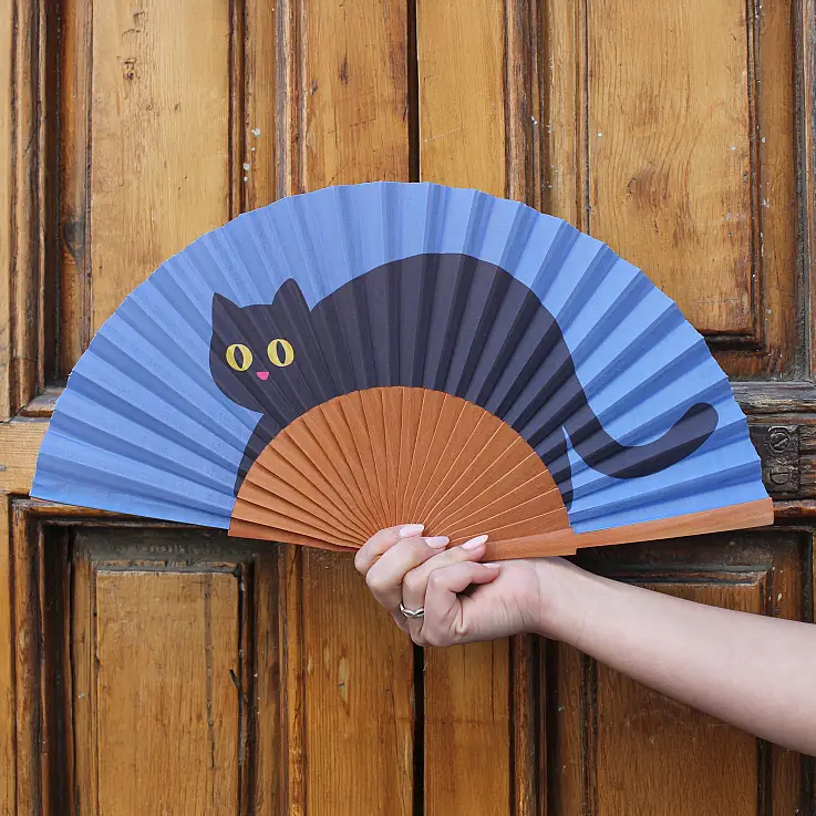 Leque original com gato deitado